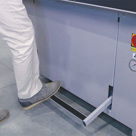 Formax Cut-True 33H Hydraulic 31.5" Guillotine Paper Cutter